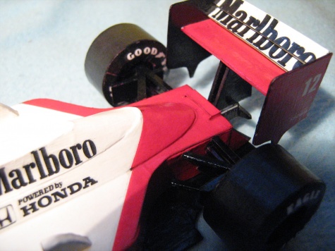 McLAREN MP 4/4 1:24
