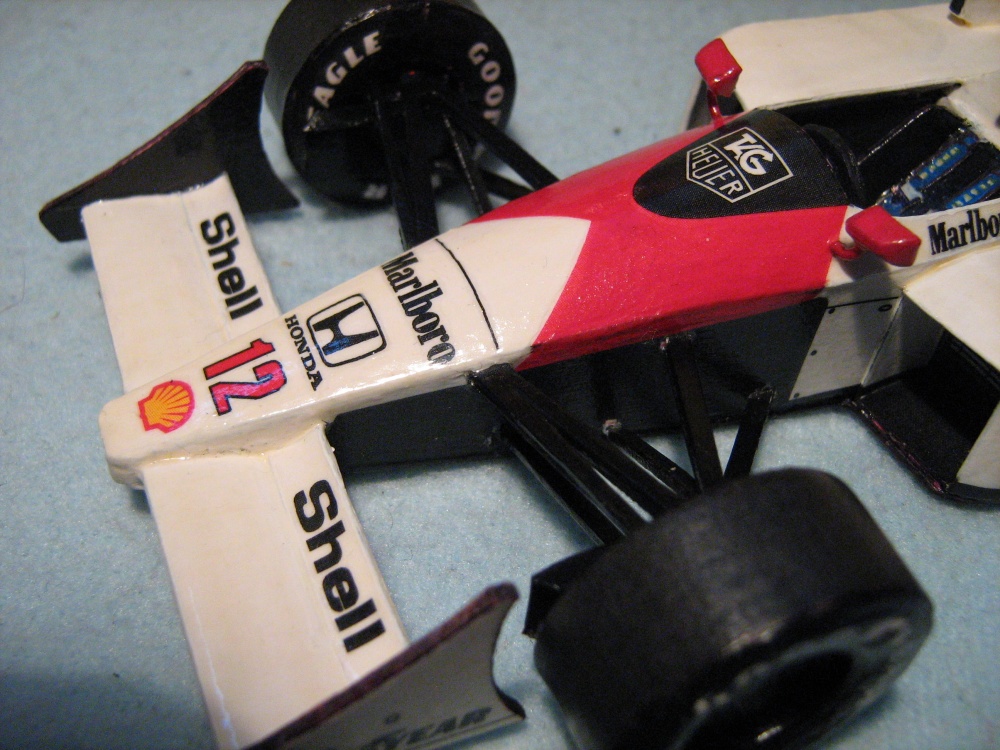 McLAREN MP 4/4 1:24 (Plná velikost v novém okně) McLAREN MP 4/4 1:24