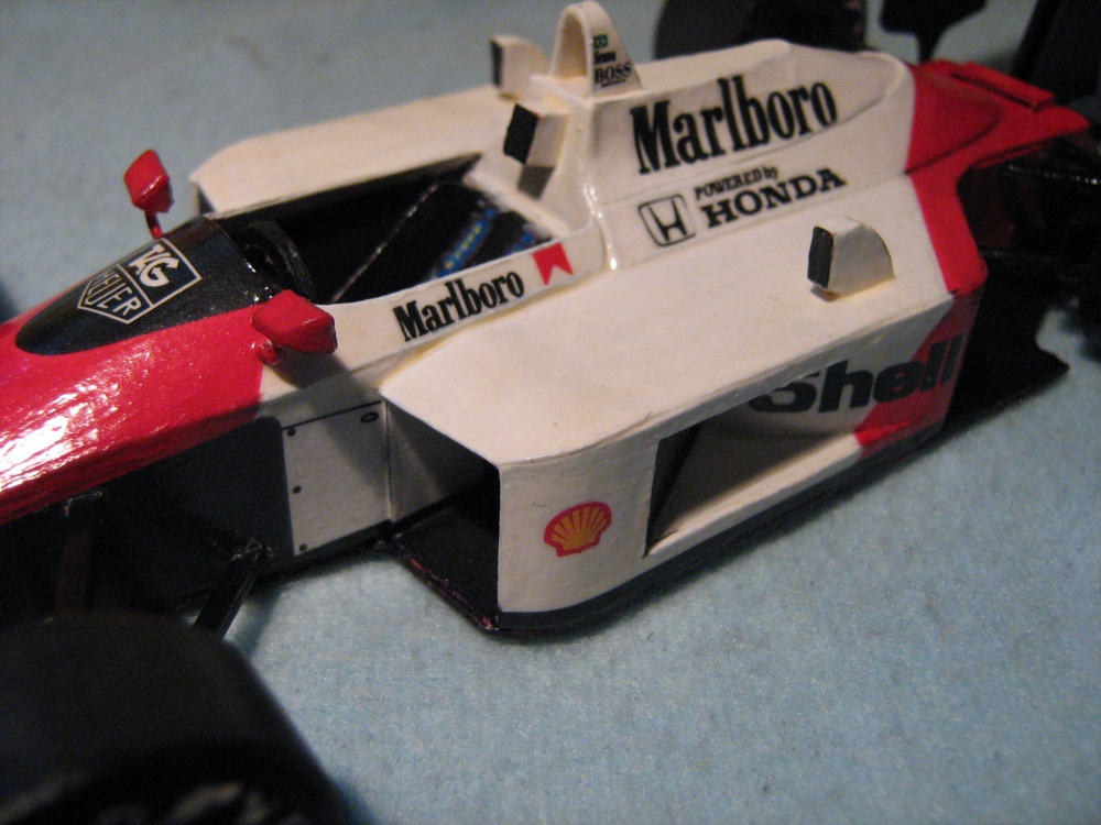 McLAREN MP 4/4 1:24 (Plná velikost v novém okně) McLAREN MP 4/4 1:24