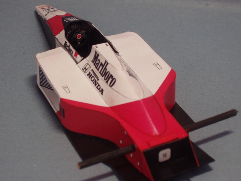McLaren MP 4/4 (Plná velikost v novém okně) McLaren MP 4/4