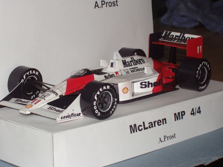 McLaren MP 4/4 (Plná velikost v novém okně) McLaren MP 4/4