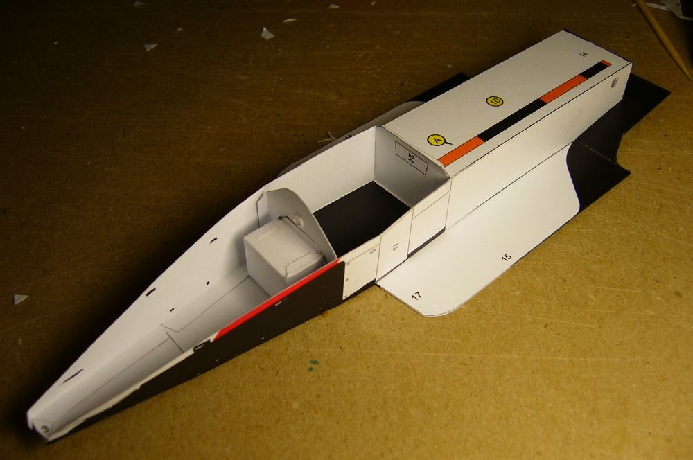 McLaren MP 4/4 (Plná velikost v novém okně) McLaren MP 4/4
