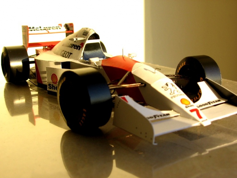 McLaren MP 4-9 (Plná velikost v novém okně) McLaren MP 4-9
