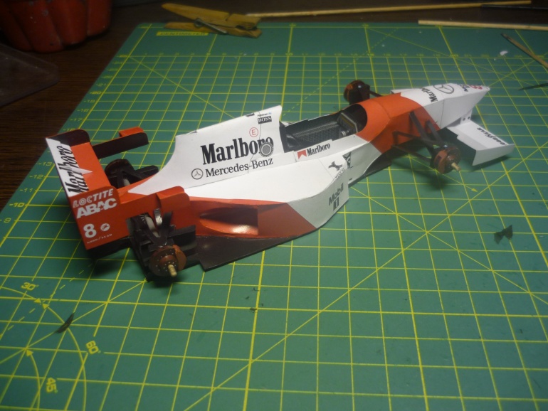 McLaren MP4/10 - Hakkinen - San Marino 95 (Plná velikost v novém okně) McLaren MP4/10 - Hakkinen - San Marino 95