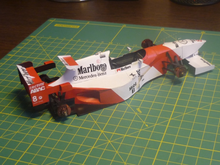 McLaren MP4/10 - Hakkinen - San Marino 95 (Plná velikost v novém okně) McLaren MP4/10 - Hakkinen - San Marino 95