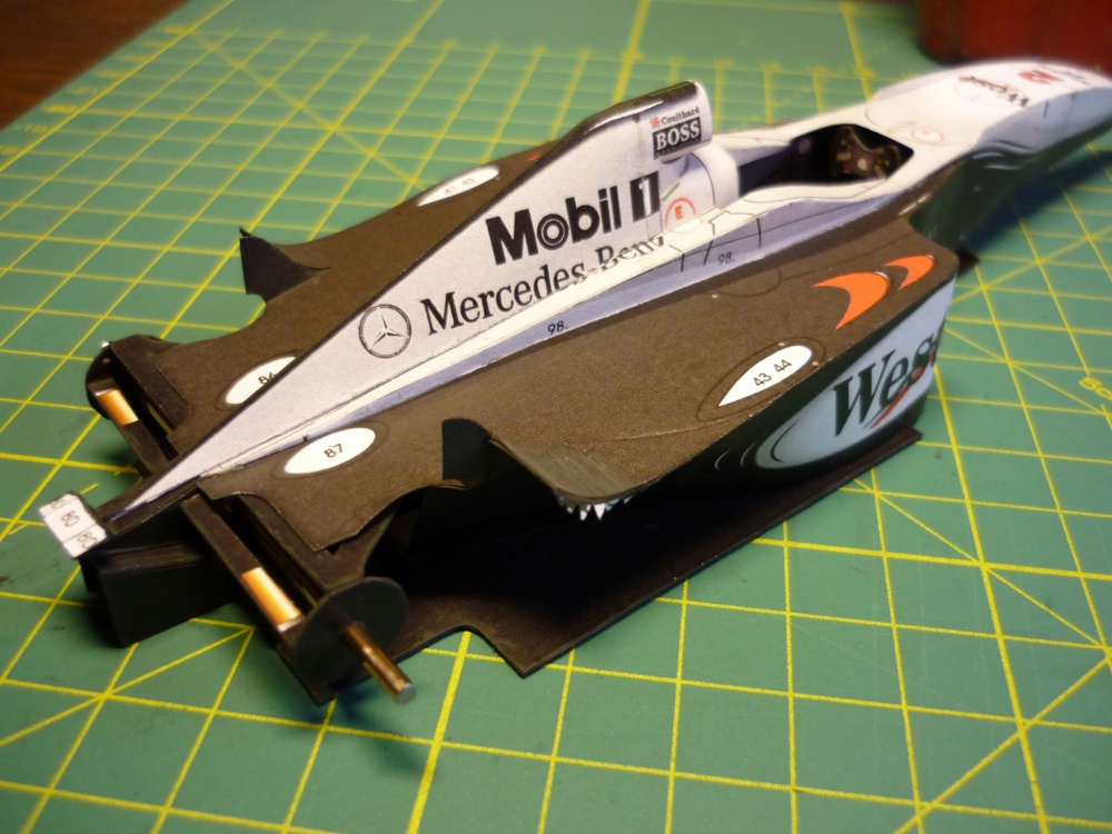 McLaren MP4/15 - David Coulthard - 2000 (Plná velikost v novém okně) McLaren MP4/15 - David Coulthard - 2000