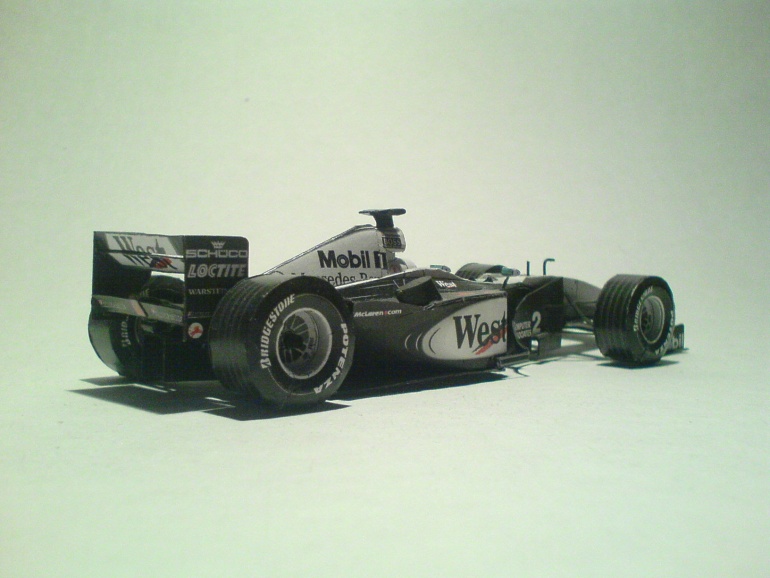 McLaren MP4-15 (Plná velikost v novém okně) McLaren MP4-15