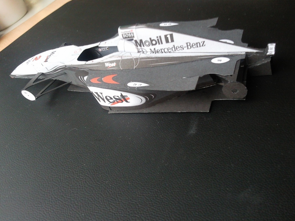 McLaren MP4-15 (Plná velikost v novém okně) McLaren MP4-15