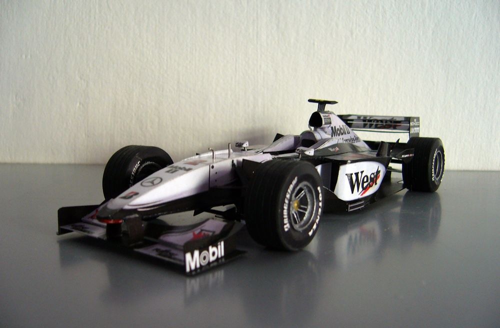 McLaren MP4-15 (Plná velikost v novém okně) McLaren MP4-15