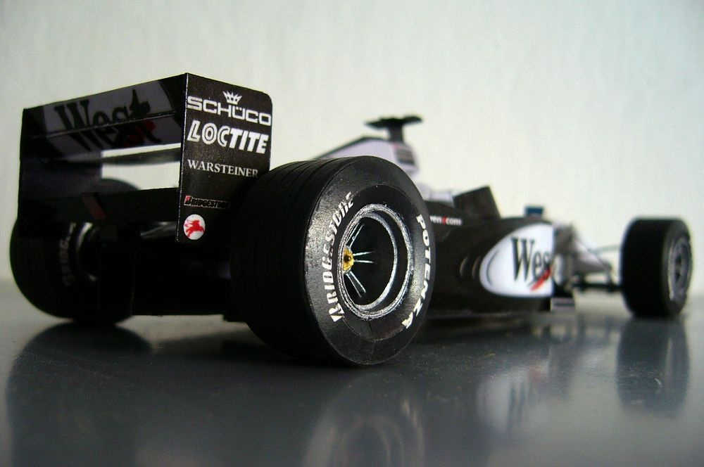McLaren MP4-15 (Plná velikost v novém okně) McLaren MP4-15