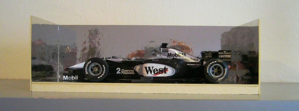 McLaren MP4-15 (Plná velikost v novém okně) McLaren MP4-15