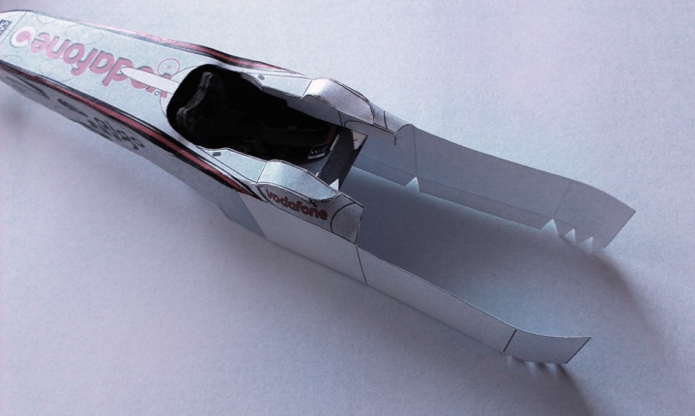McLaren MP4/23 (Plná velikost v novém okně) McLaren MP4/23