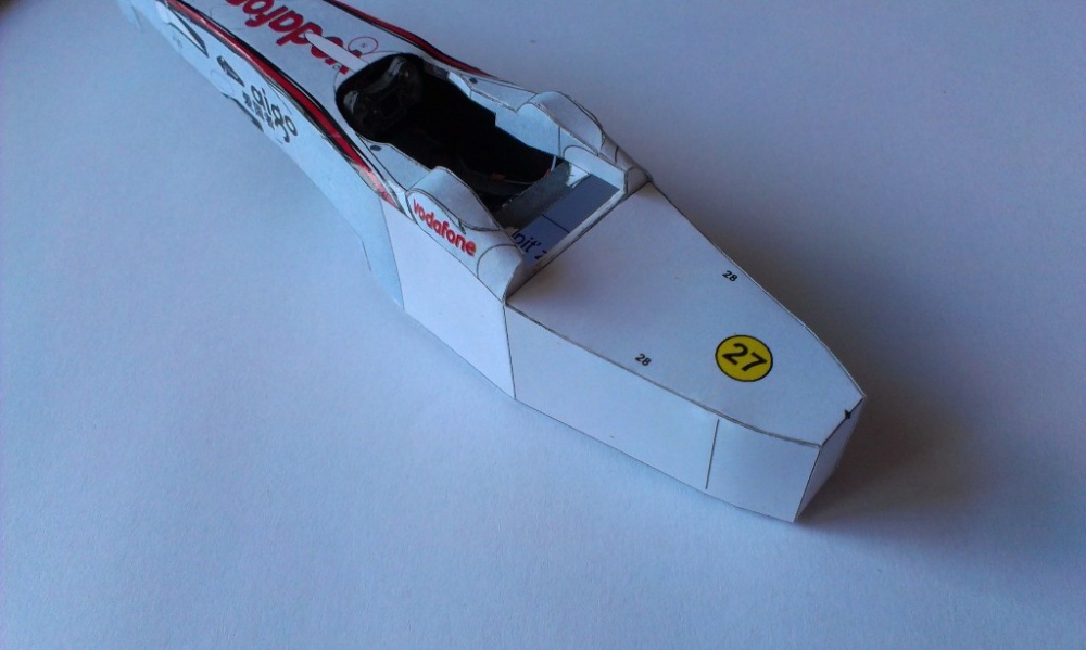 McLaren MP4/23 (Plná velikost v novém okně) McLaren MP4/23