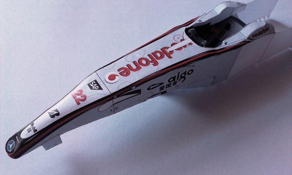 McLaren MP4/23 (Plná velikost v novém okně) McLaren MP4/23
