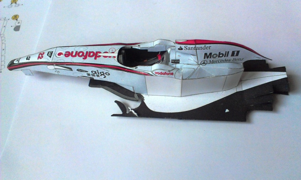 McLaren MP4/23 (Plná velikost v novém okně) McLaren MP4/23