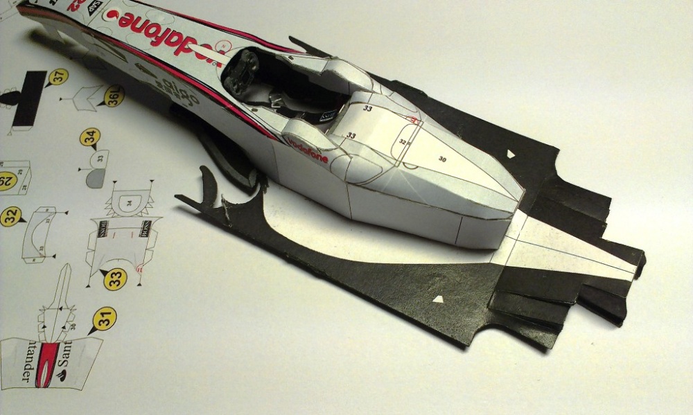 McLaren MP4/23 (Plná velikost v novém okně) McLaren MP4/23