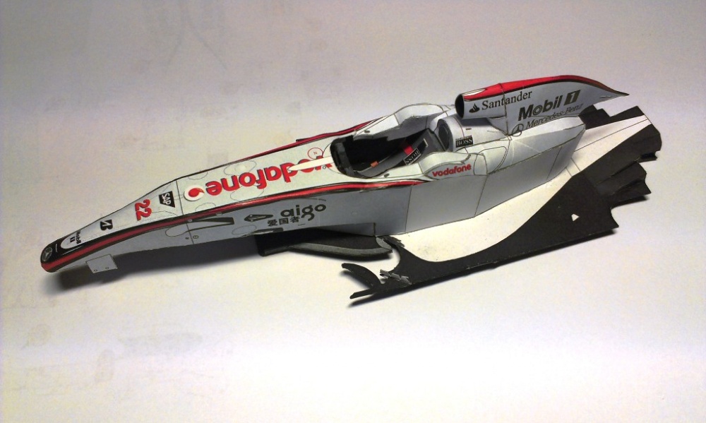McLaren MP4/23 (Plná velikost v novém okně) McLaren MP4/23
