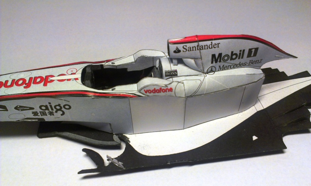 McLaren MP4/23 (Plná velikost v novém okně) McLaren MP4/23