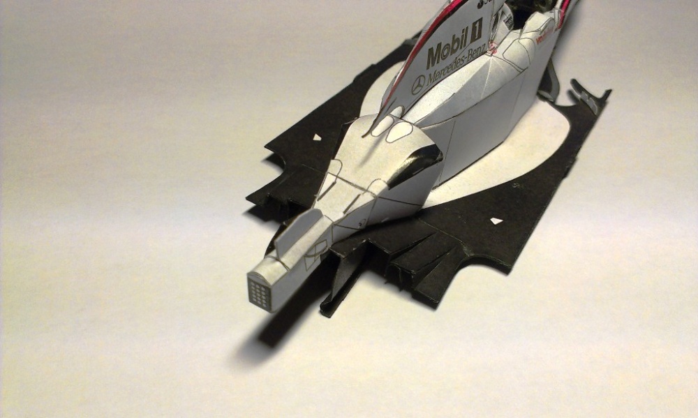 McLaren MP4/23 (Plná velikost v novém okně) McLaren MP4/23