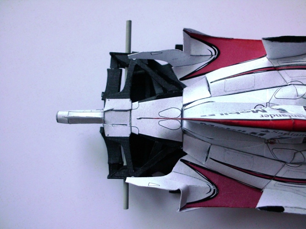 McLaren MP4/23 (Plná velikost v novém okně) McLaren MP4/23