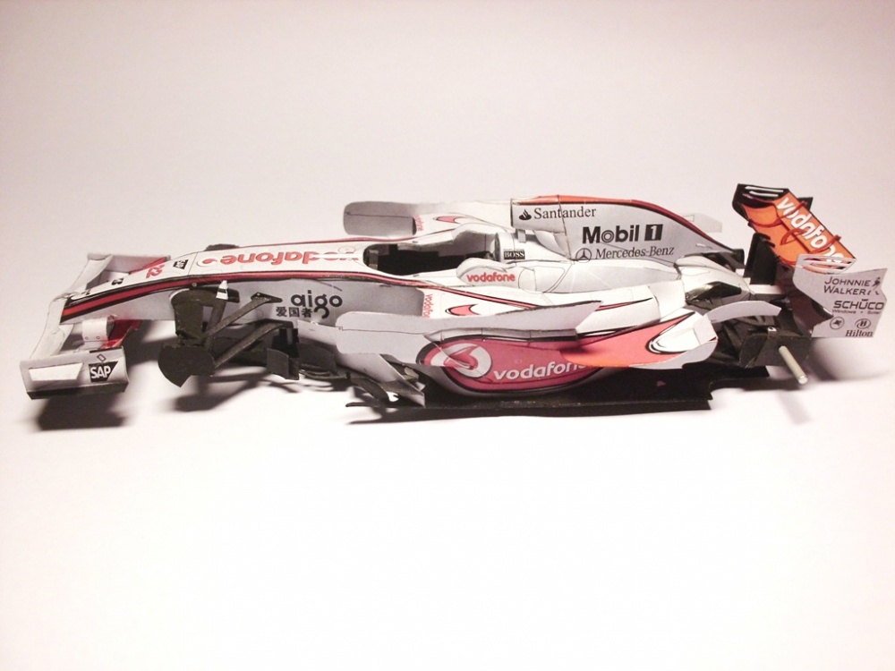 McLaren MP4/23 (Plná velikost v novém okně) McLaren MP4/23