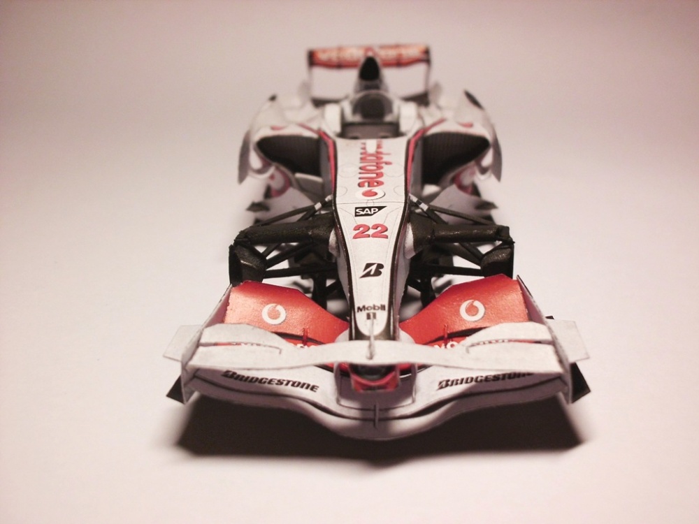 McLaren MP4/23 (Plná velikost v novém okně) McLaren MP4/23