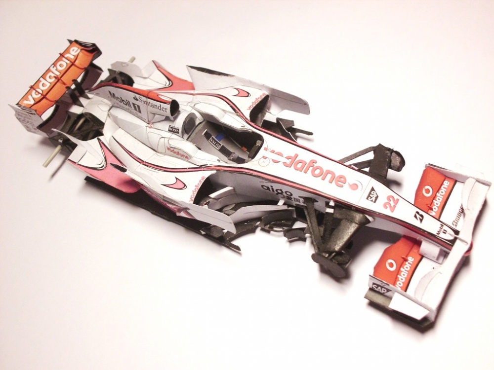 McLaren MP4/23 (Plná velikost v novém okně) McLaren MP4/23