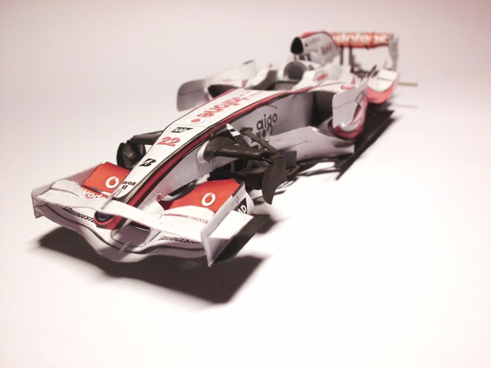 McLaren MP4/23 (Plná velikost v novém okně) McLaren MP4/23