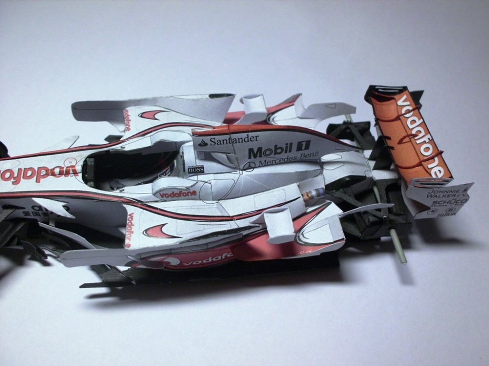 McLaren MP4/23 (Plná velikost v novém okně) McLaren MP4/23