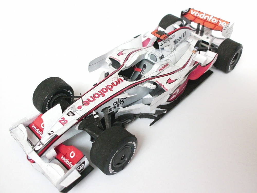 McLaren MP4/23 (Plná velikost v novém okně) McLaren MP4/23