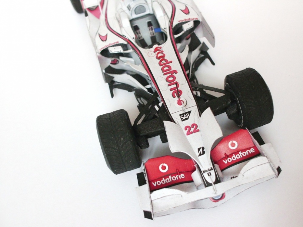 McLaren MP4/23 (Plná velikost v novém okně) McLaren MP4/23