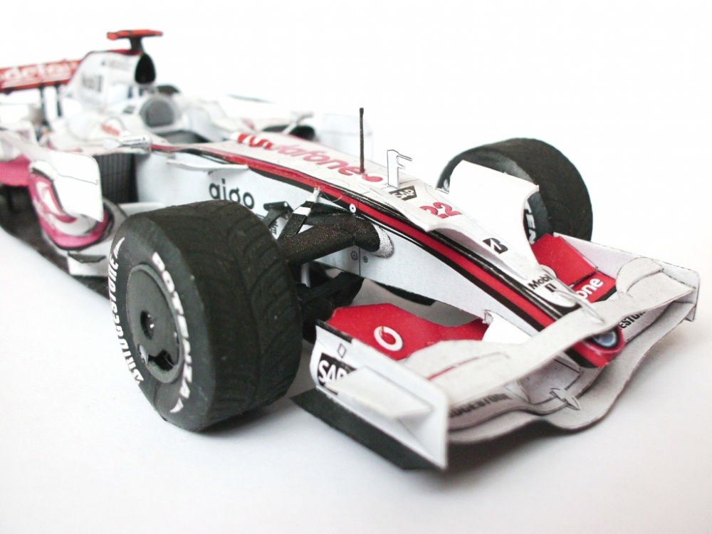 McLaren MP4/23 (Plná velikost v novém okně) McLaren MP4/23