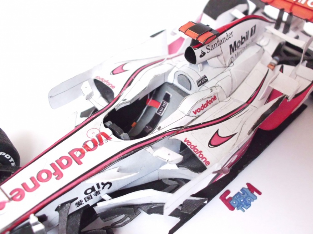 McLaren MP4/23 (Plná velikost v novém okně) McLaren MP4/23