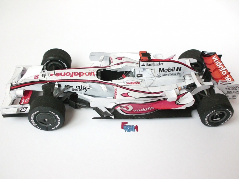 McLaren MP4/23 (Plná velikost v novém okně) McLaren MP4/23