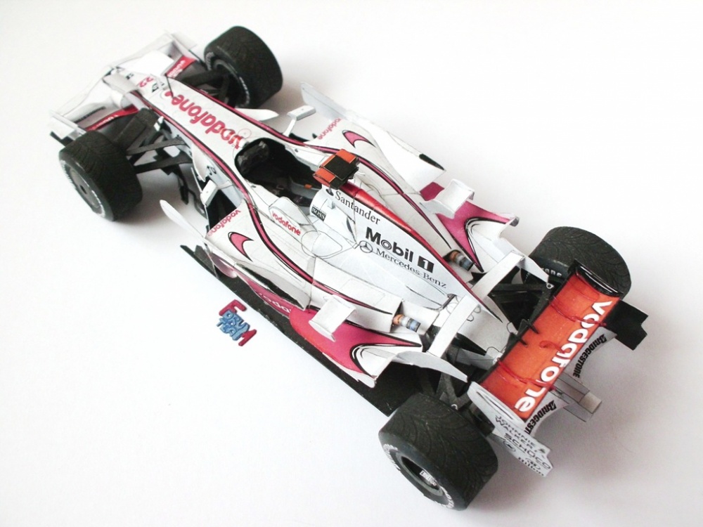 McLaren MP4/23 (Plná velikost v novém okně) McLaren MP4/23