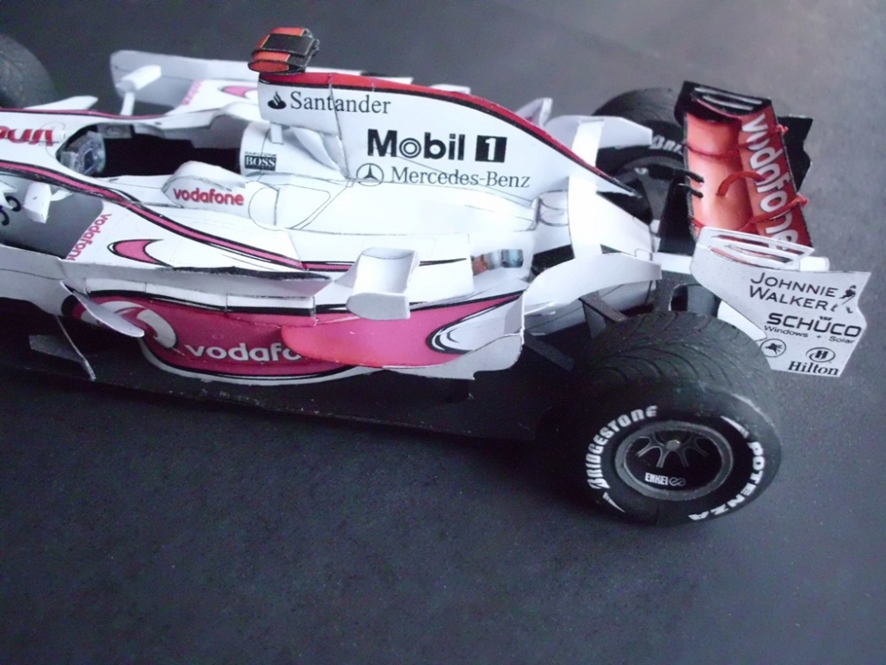 McLaren MP4/23 (Plná velikost v novém okně) McLaren MP4/23