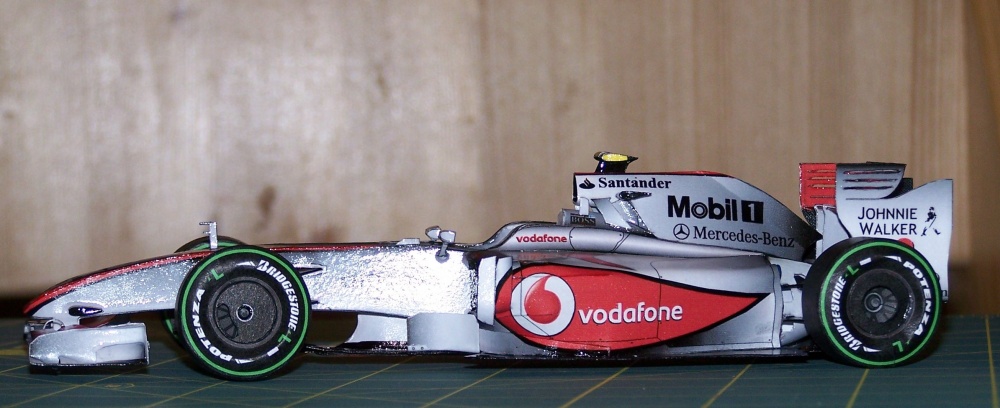 McLaren MP4/24 (Plná velikost v novém okně) McLaren MP4/24