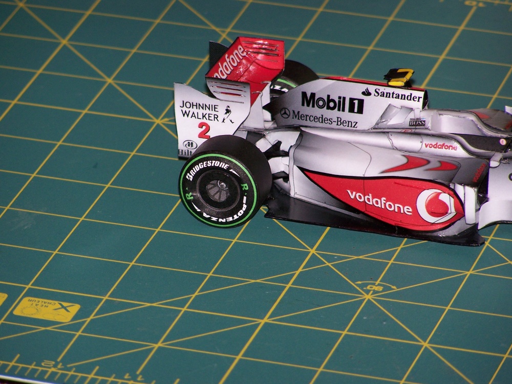 McLaren MP4/24 (Plná velikost v novém okně) McLaren MP4/24