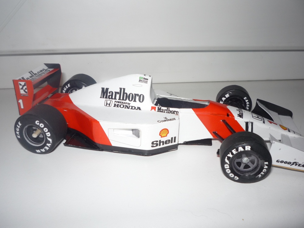 McLaren MP4/7 (Plná velikost v novém okně) McLaren MP4/7