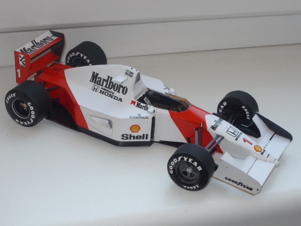 McLaren MP4/7 (Plná velikost v novém okně) McLaren MP4/7