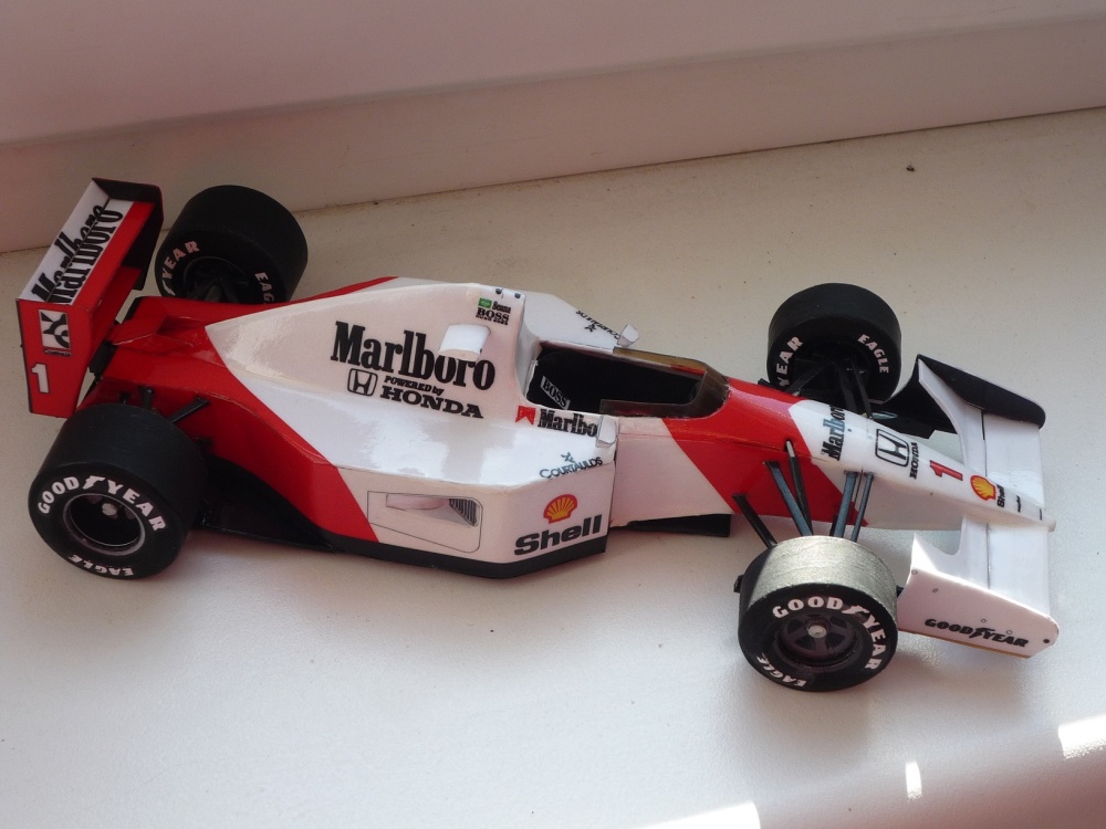 McLaren MP4/7 (Plná velikost v novém okně) McLaren MP4/7