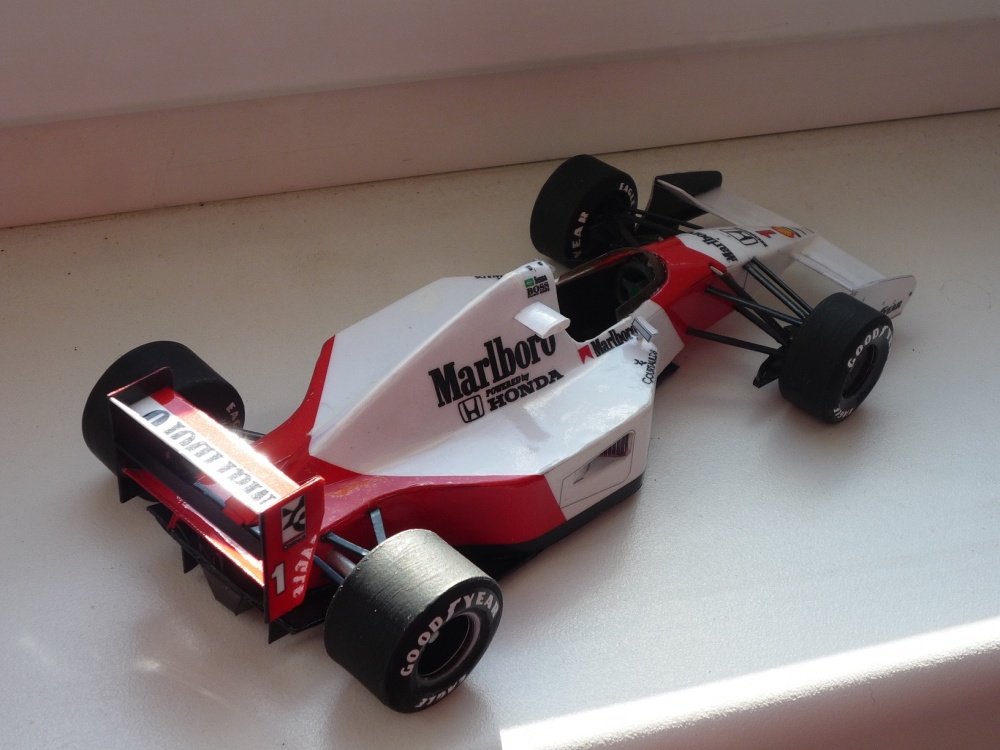 McLaren MP4/7 (Plná velikost v novém okně) McLaren MP4/7