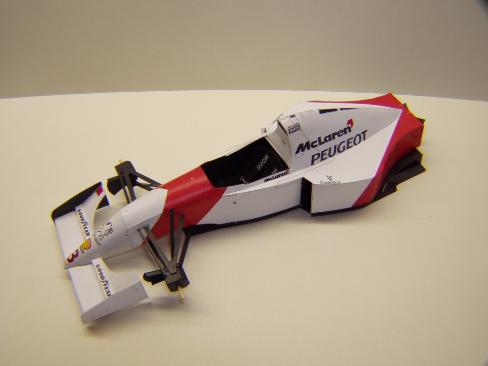 McLaren MP4/9, 1994, M. Brundle (Plná velikost v novém okně) McLaren MP4/9, 1994, M. Brundle