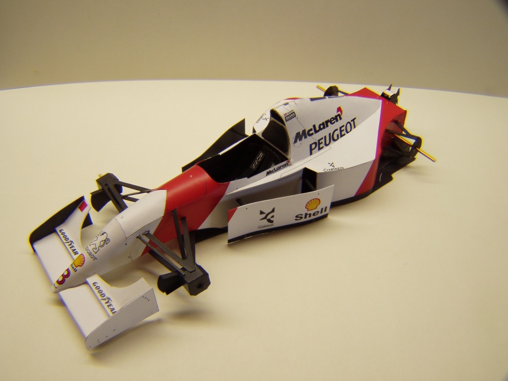 McLaren MP4/9, 1994, M. Brundle (Plná velikost v novém okně) McLaren MP4/9, 1994, M. Brundle