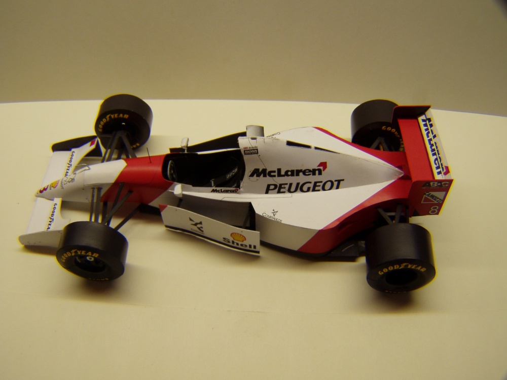 McLaren MP4/9, 1994, M. Brundle (Plná velikost v novém okně) McLaren MP4/9, 1994, M. Brundle