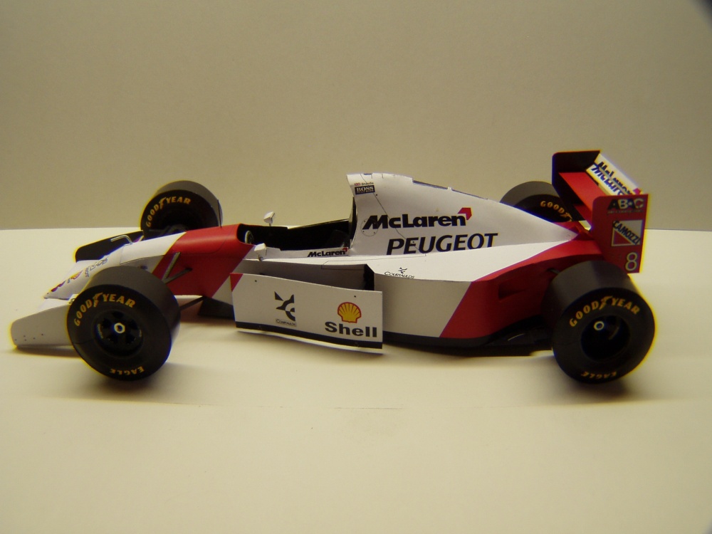 McLaren MP4/9, 1994, M. Brundle (Plná velikost v novém okně) McLaren MP4/9, 1994, M. Brundle