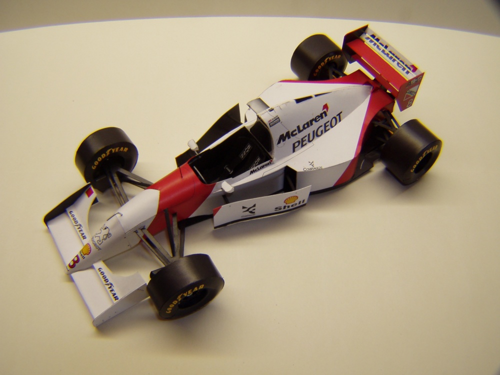 McLaren MP4/9, 1994, M. Brundle (Plná velikost v novém okně) McLaren MP4/9, 1994, M. Brundle
