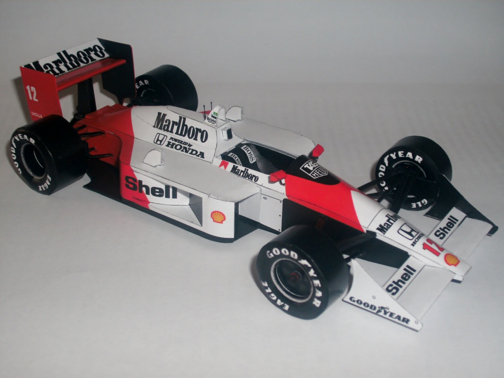 Mclaren Honda MP4/4 88' A. Senna (Plná velikost v novém okně) Mclaren Honda MP4/4 88' A. Senna