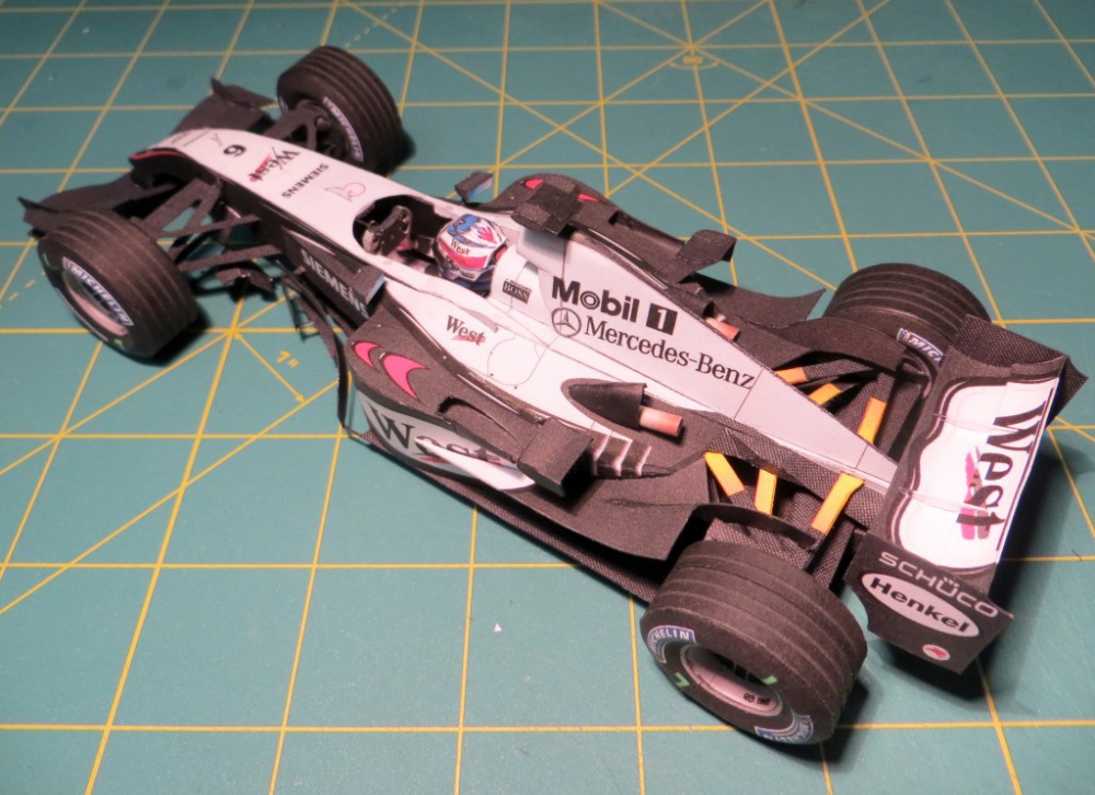 McLaren MP4/19, Kimi Raikkonen, GP Monaco 2004 (Plná velikost v novém okně) McLaren MP4/19, Kimi Raikkonen, GP Monaco 2004
