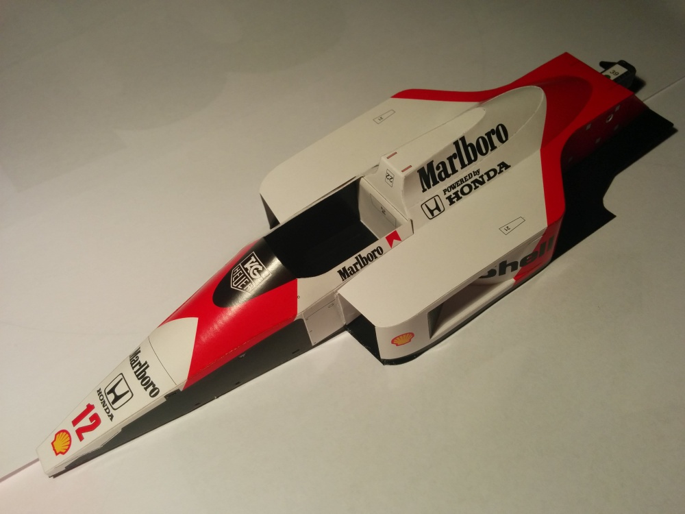 McLaren MP4/4 1988 (A.Senna) (Plná velikost v novém okně) McLaren MP4/4 1988 (A.Senna)